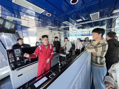 勵進號參訪6圖片